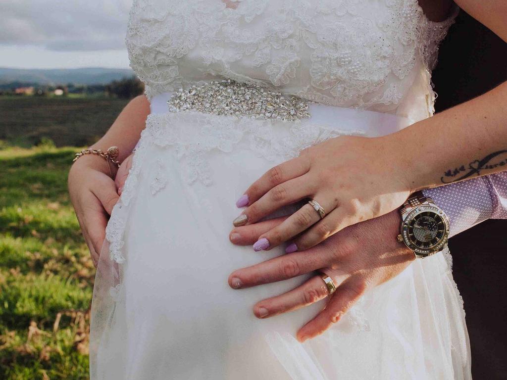 Bride Shamed For X Rated Wedding Day Photos Au — Australias Leading News Site 6145