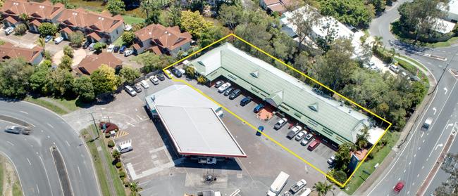 A shopping centre at 5-7 Tallebudgera Creek Rd, Burleigh Heads, has sold.