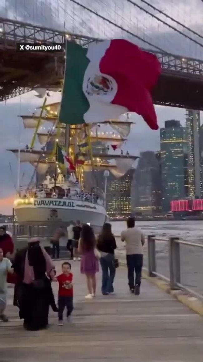 Tall ship slams into iconic NYC landmark
