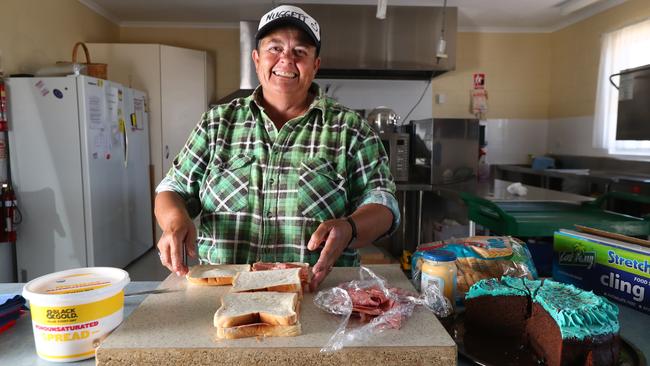 Edithburgh RSL member Julie "Nuggett" Tatchell, 60, making sandwiches for CFS firefighters. Picture: Tait Schmaal