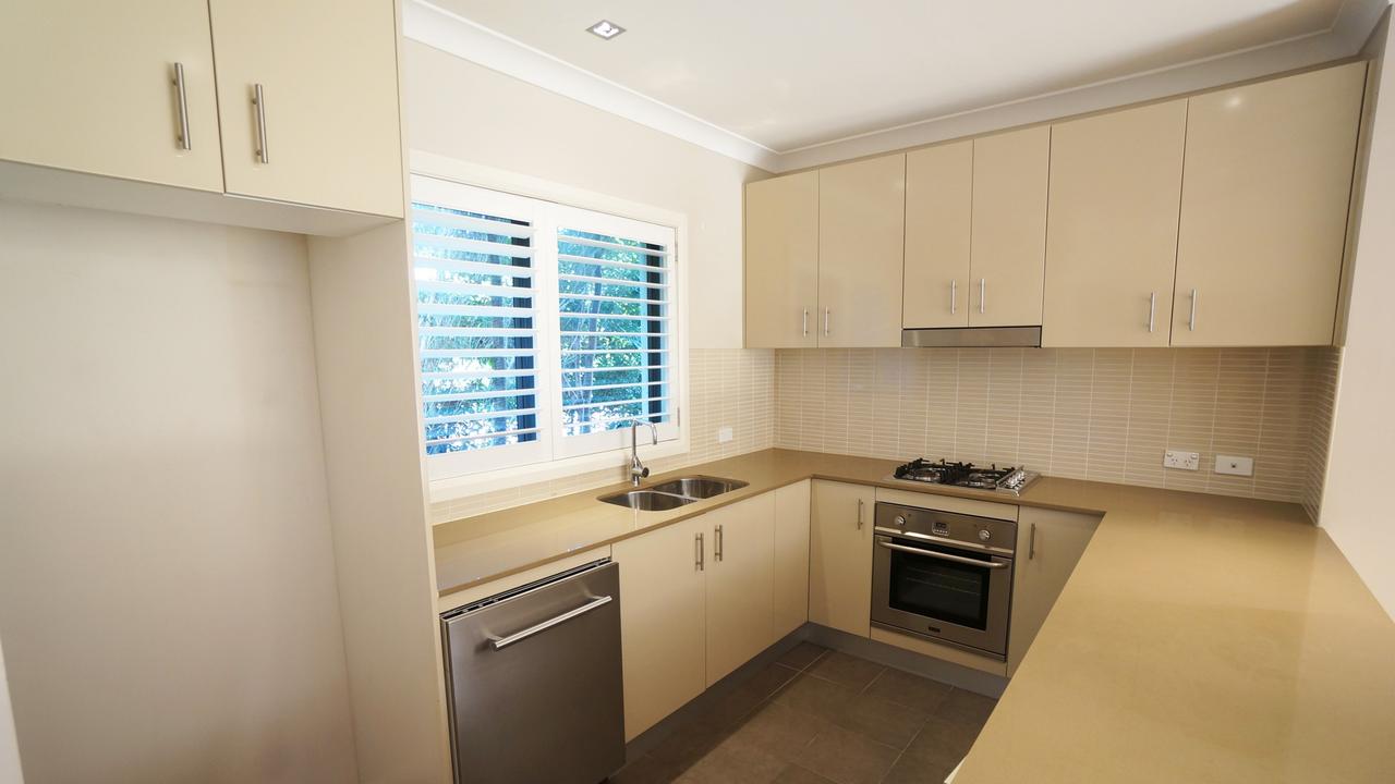 This unit on Daphne St in Botany was first listed up for rent at $900 per week but it was later dropped by $100.