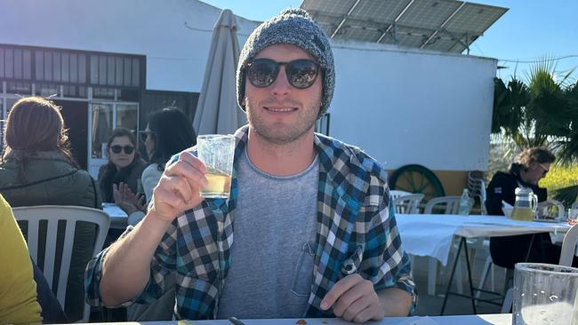 Down to earth countryside restaurants with cheap young wine (