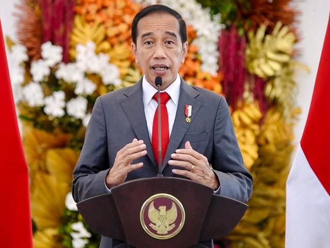 Jokowi trials way around tension to save talkfest