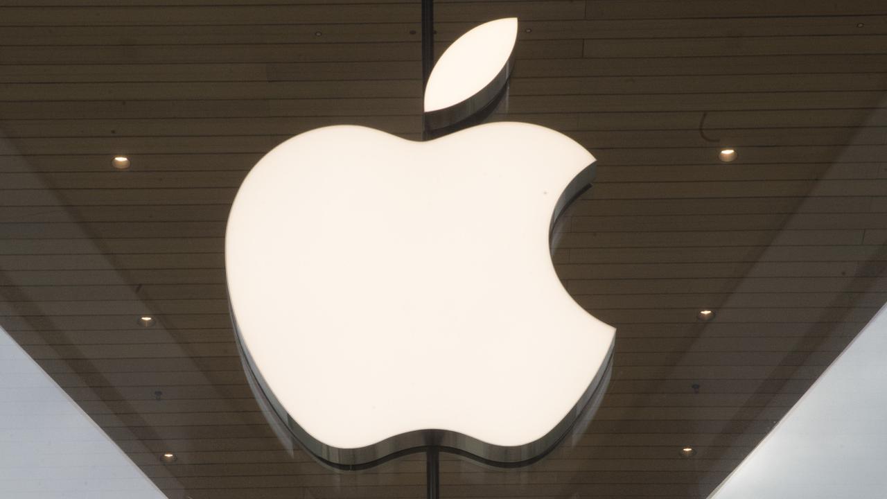 Today at Apple: Tech giant revamps stores with workshops, new genius ...