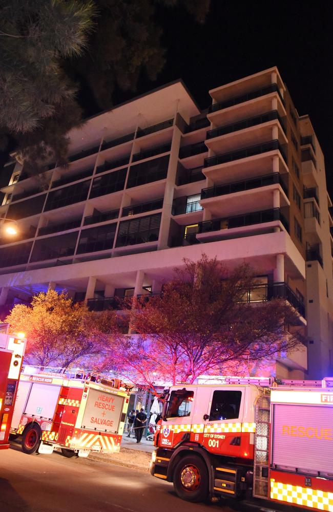 The evacuated building at 1-5 Bourke St, Mascot. Picture: Flavio Brancaleone