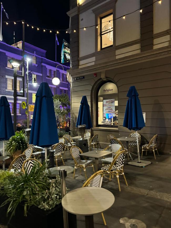 Despite the foreshore crowds, prime dining in the Rocks was deserted.