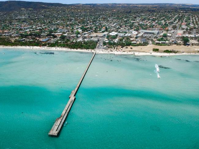 HERALD SUN READER SUMMER PHOTO COMP.Brooke Ayton 0405422160brooke_lee_ayton@hotmail.comRosebud Pier