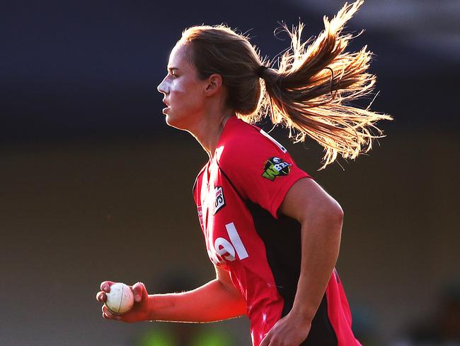 You’re going to be seeing more of Ellyse Perry this year. Hallelujah! Picture. Phil Hillyard