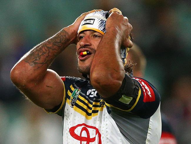 SYDNEY, AUSTRALIA - SEPTEMBER 19: Cowboys captain Johnathan Thurston shows his emotion during the 1st NRL Semi Final match between the Sydney Roosters and the North Queensland Cowboys at Allianz Stadium on September 19, 2014 in Sydney, Australia. (Photo by Cameron Spencer/Getty Images)