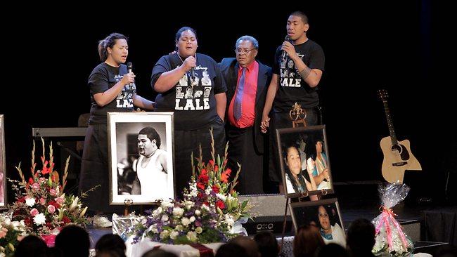 Singers at Lale family memorial ceremony