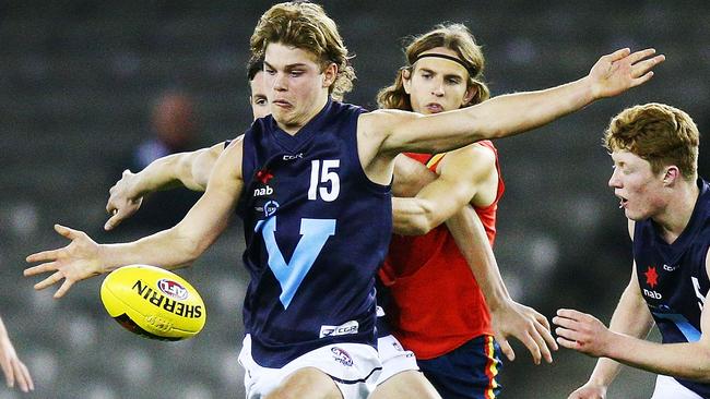 Bailey Smith in action for Vic Metro during the under-18 AFL championships.