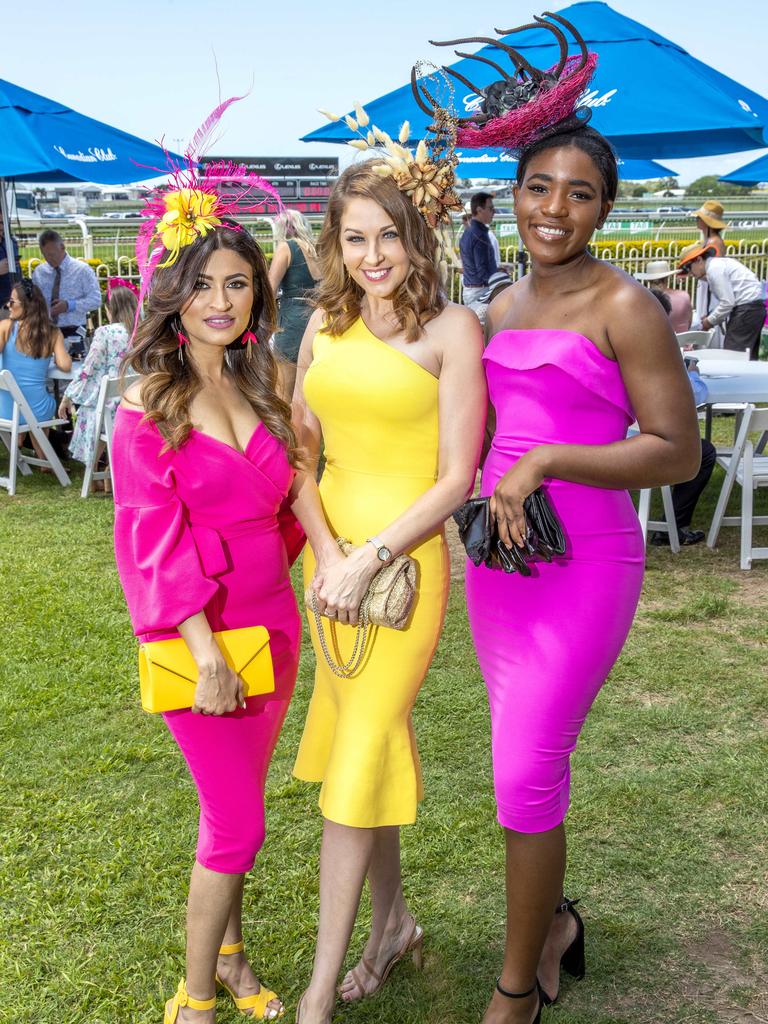 Melbourne Cup at Doomben Racecourse, Brisbane: Fashions On The Field ...