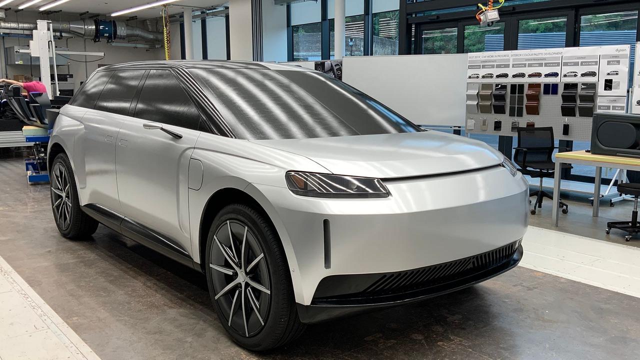 The abandoned electric car shared visual similarities with another British brand’s SUV.