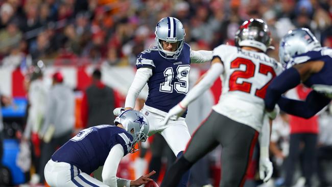 Brett Maher of the Dallas Cowboys misses an extra point against the Tampa Bay Buccaneers. (Photo: Mike Ehrmann/Getty Images)