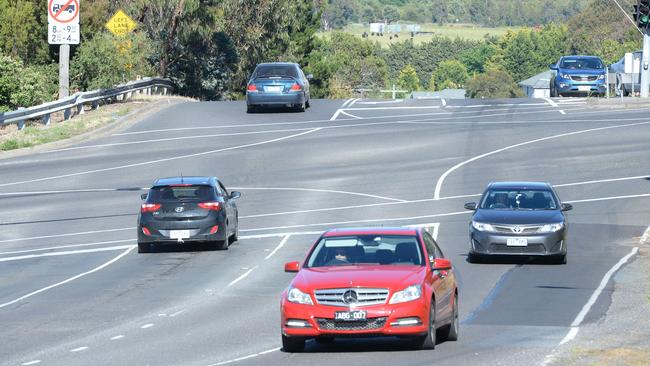 A plan to spend $50m upgrading Napoleon Rd in Rowville has been scrapped.