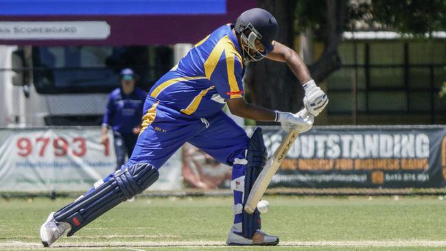 Noble Park batter Janaka Liyanabadalge. Picture: Valeriu Campan