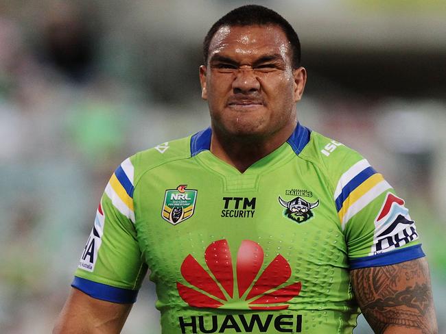 Jeff Lima of the Raiders comes off with an injured finger during the round four NRL match between the Canberra Raiders and the Gold Coast Titans at GIO Stadium on March 26, 2016 in Canberra, Australia. (Photo by Stefan Postles/Getty Images)