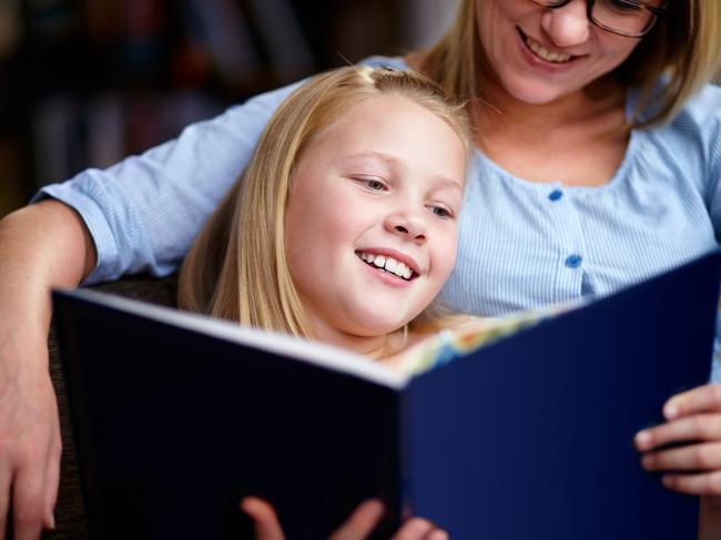 Parents can help their child with reading and to develop their literacy skills. For Kids News and Hibernation