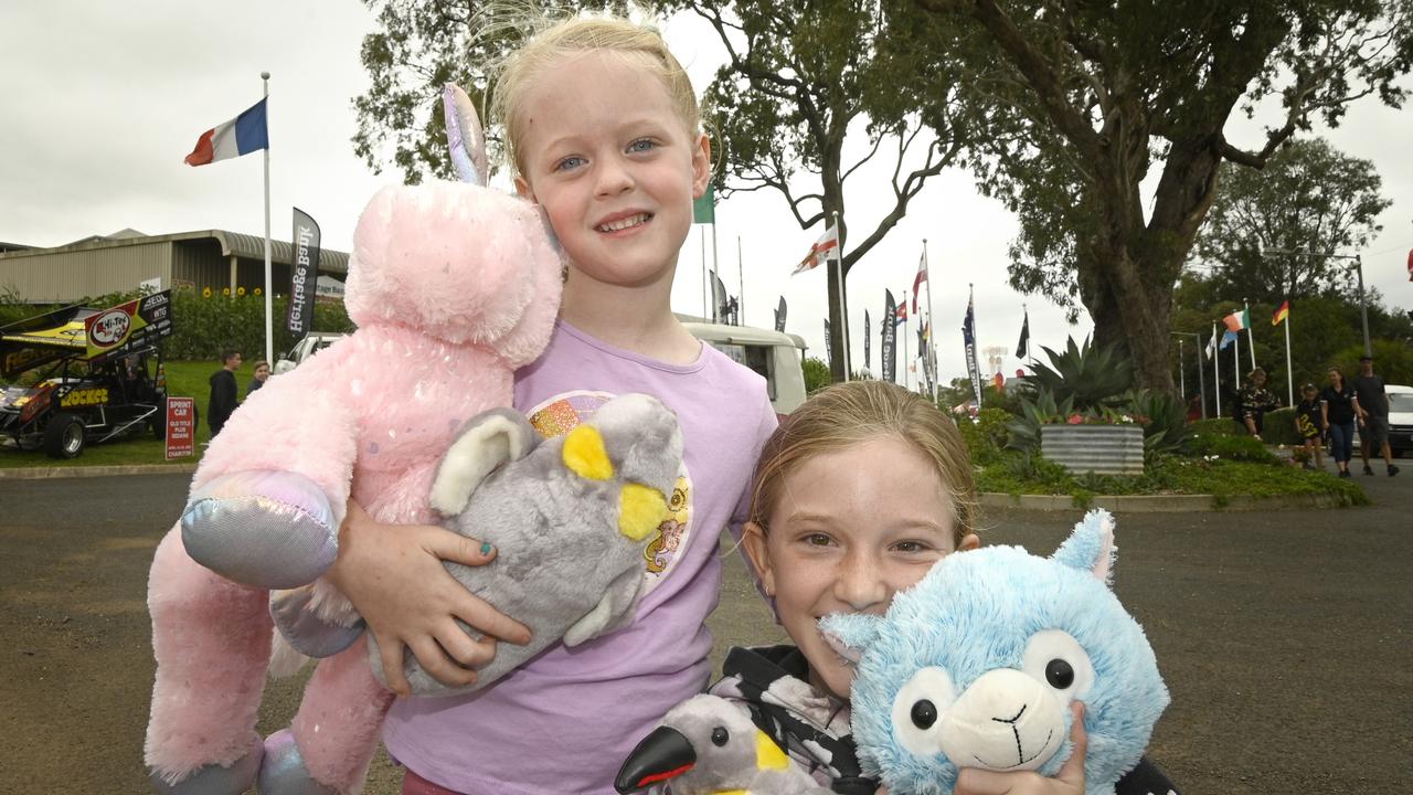 Macie Rigney and Olivia Parmiter. Heritage Bank Toowoomba Royal Show 2021.