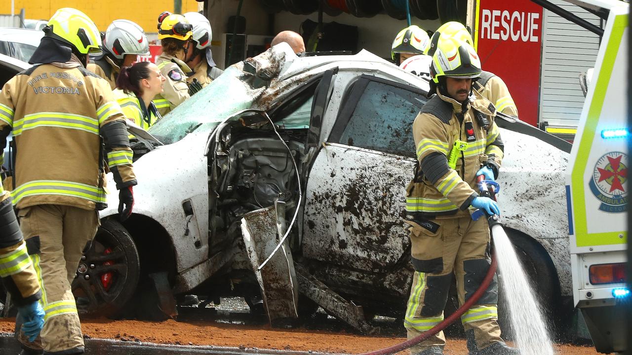 Traffic slowed after Geelong West crash