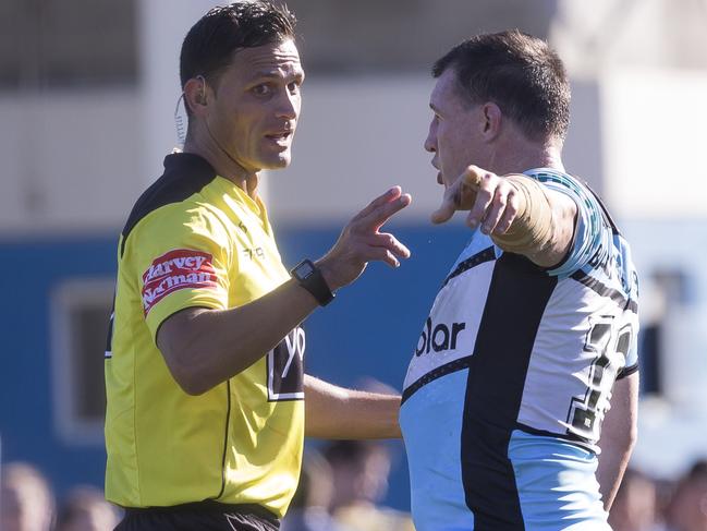 Paul Gallen of the Sharks questions referee Henry Perenara during the Round 21 NRL match between the Cronulla-Sutherland Sharks and the Manly-Warringah Sea Eagles at Southern Cross Group Stadium in Sydney, Sunday, August 5, 2018. (AAP Image/Craig Golding) NO ARCHIVING, EDITORIAL USE ONLY