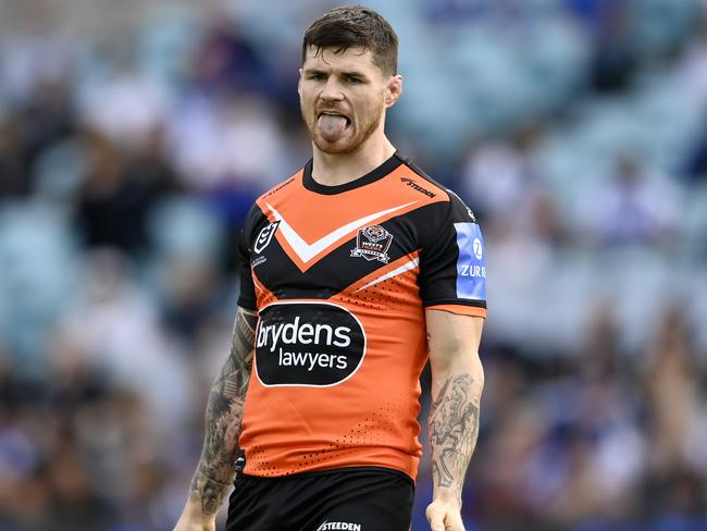 Manly have re-emerged as a potential landing spot for John Bateman, after falling out with Wests Tigers coach Benji Marshall.