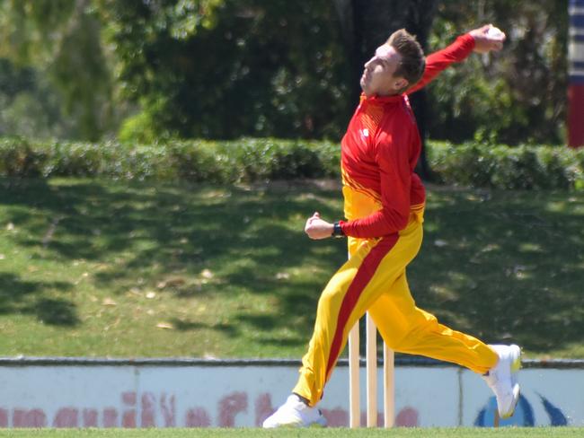 North Queensland's Justin Dixon bowling against Far North Queensland in the 2023 Zone Championships. Picture: Antony Stewart / Queensland Cricket