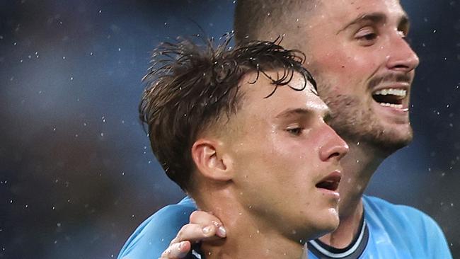 SYDNEY, AUSTRALIA - FEBRUARY 12: Adrian Segecic of Sydney FC celebrates scoring his second goal during the AFC Champions League Round of 16 match between Sydney FC and Bangkok United at Allianz Stadium on February 12, 2025 in Sydney, Australia. (Photo by Mark Metcalfe/Getty Images)