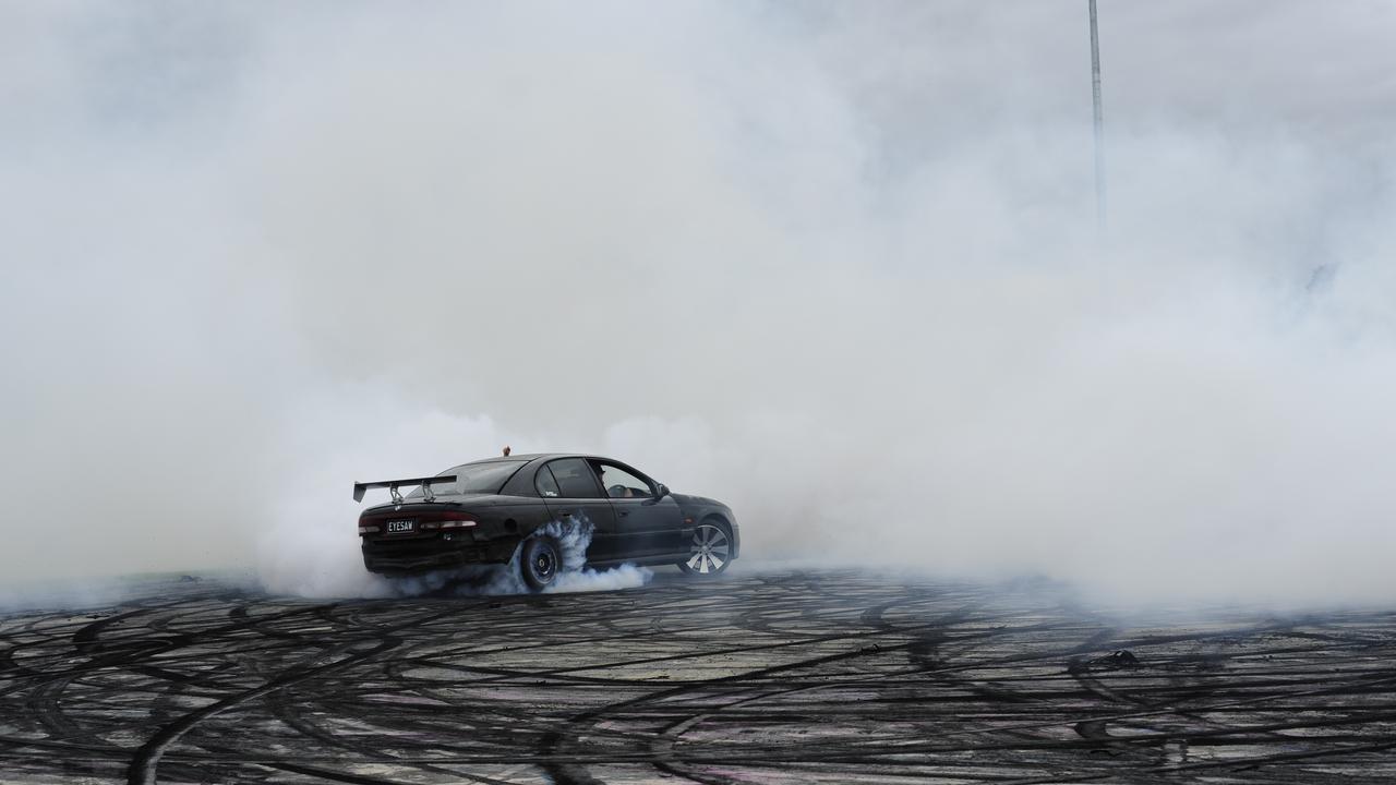 Avalon Burnouts photos: legal hoons bring crowd to Lara | Geelong ...