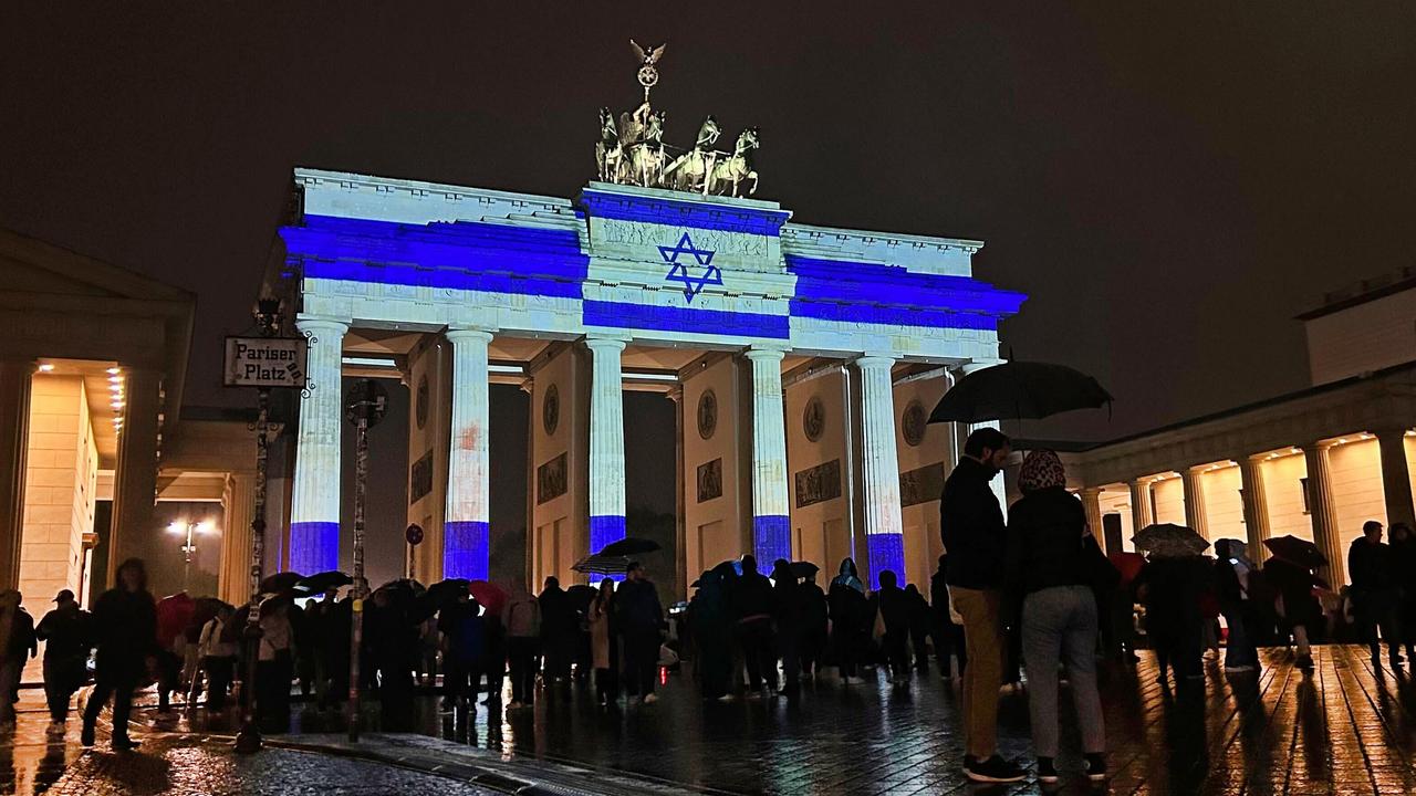 Germany, France step up security at Jewish sites