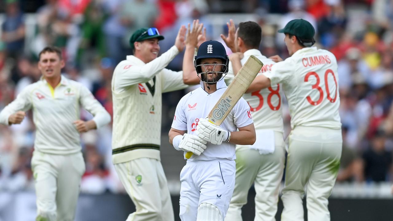 Ben Duckett leaves the field after falling for the short-ball trap on 98. Picture: Getty