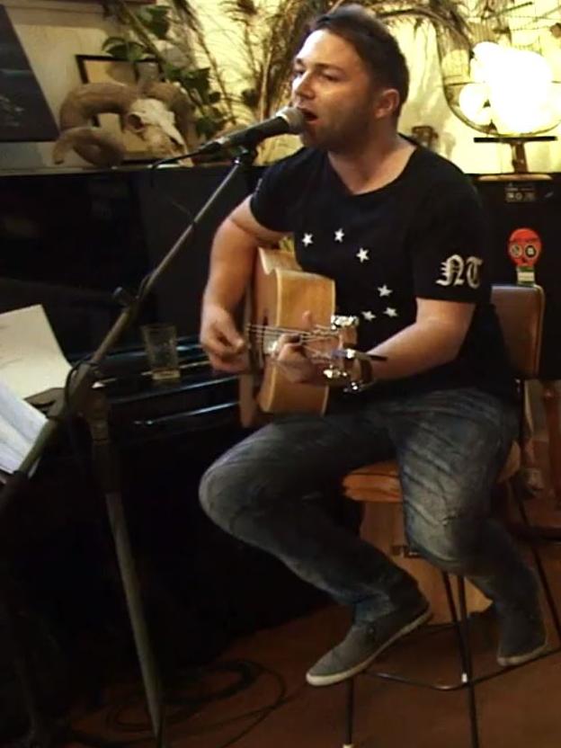 Melbourne musician Craig Heath performing a gig. Picture: YouTube