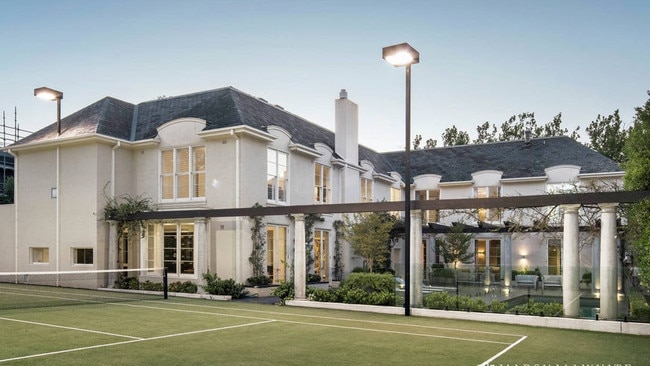 27 St Georges Rd, Toorak sold for approx $29m