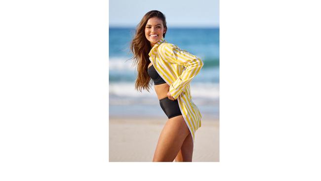 Une Piece Hamptons Beach Shirt.