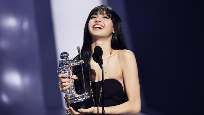 Lisa accepts award for Best K-Pop at MTV VMAs. Picture: Getty Images