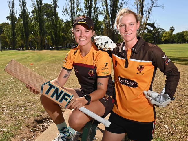 20/01/21. Kensington District Cricket Club First Grade Women's players, Shae Daly and Rachel Church. Rachel became the first female to officially be selected in a Kensington men's cricket team and took to the field with the Browns' men's C grade at the weekend. Shae, another rising female star, filled in for the men's C grade team the week before and for the first time in the club's history and she became the first sub to win player of the match. Picture: Keryn Stevens