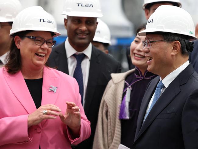 Chinaâs Premier Li Qiang (R) talks with Australian Federal Minister of Resources Madeleine King during his visit to Fortescue Hazelmere research and development facility at Hazelmere in Perth, Western Australia on June 18, 2024. (Photo by COLIN MURTY / POOL / AFP)