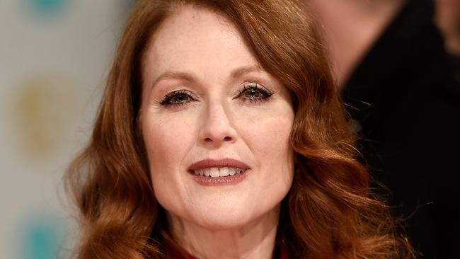 Will Julianne Moore re-gift the goodies at Christmas time?