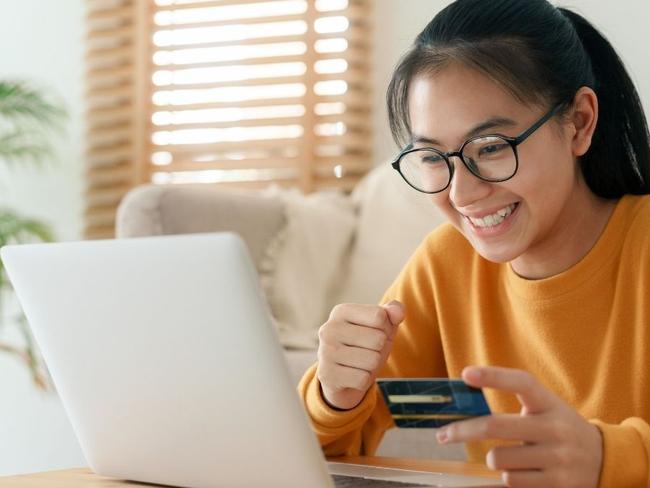 Here's how you can save your hard-earned cash while online shopping.