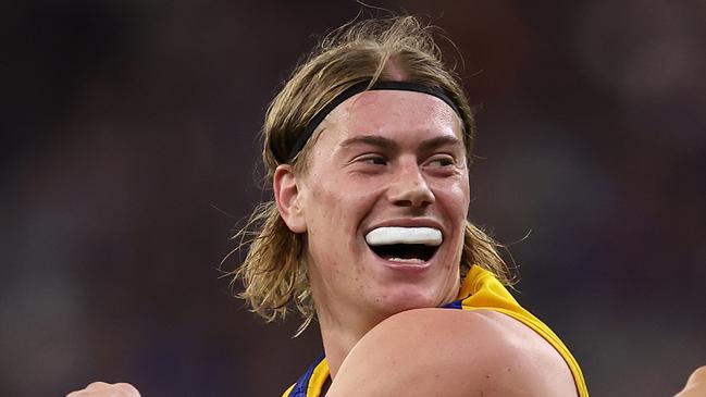 PERTH, AUSTRALIA - JULY 27: Harley Reid of the Eagles exchanges words with Nat Fyfe of the Dockers during the round 20 AFL match between Fremantle Dockers and West Coast Eagles at Optus Stadium, on July 27, 2024, in Perth, Australia. (Photo by Paul Kane/Getty Images)