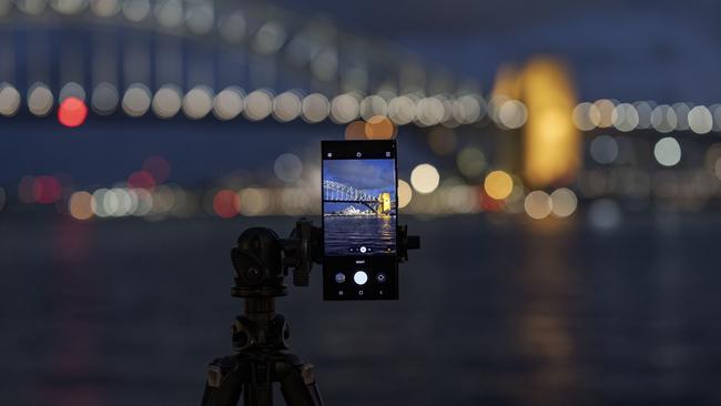 Samsung is spruiking better night photography as one of the selling points of its new Galaxy S22 devices.