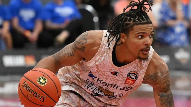 GOLD COAST, AUSTRALIA - SEPTEMBER 07: Rob Edwards of the Taipans controls the ball during the 2024 NBL Blitz match between Melbourne United and Cairns Taipans at Carrara Indoor Sports Stadium on September 07, 2024 in Gold Coast, Australia. (Photo by Matt Roberts/Getty Images)