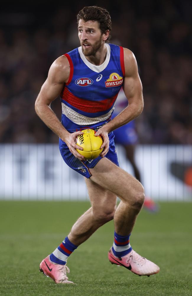 Marcus Bontempelli helped lead the Bulldogs to a win. Picture: Darrian Traynor/AFL Photos/via Getty Images.