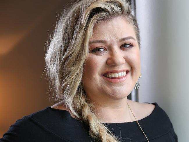 Cancelled gig ... Kelly Clarkson has been instructed by doctors to rest her voice.