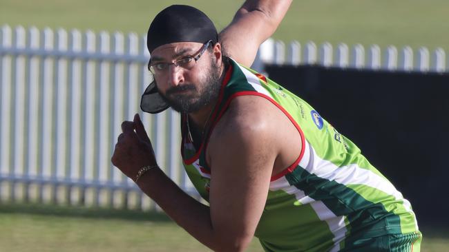 Monty Panesar is playing for Campbelltown-Camden over the summer.