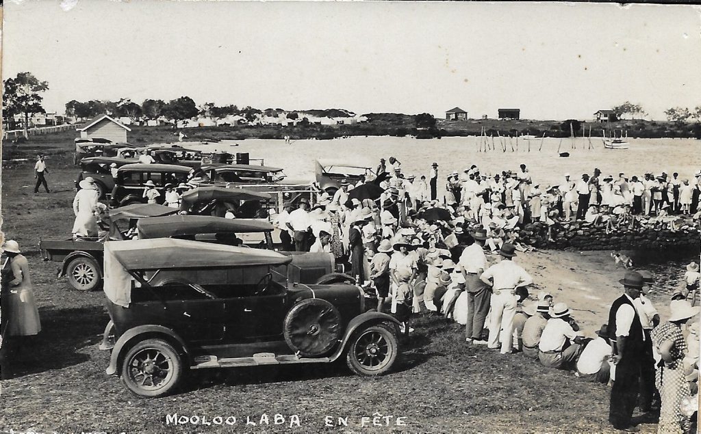 Crowds gathering to see the Duke of Gloucester Mooloolah River 1934. (Contributed Len Olive from Gertrude Clarke collection)