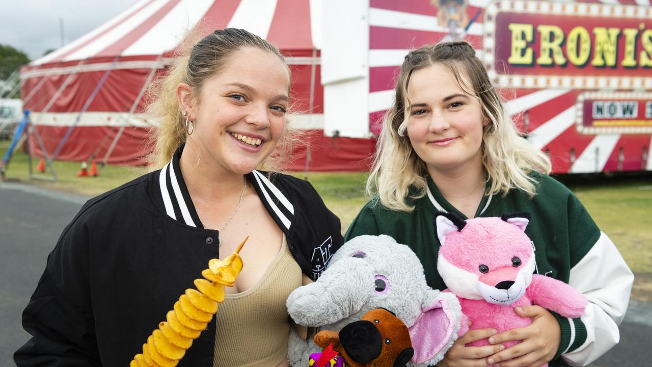 Charlotte Verwey (left) and Halle Fitzgerald at the 2022 Toowoomba Royal Show, Friday, March 25, 2022. Picture: Kevin Farmer