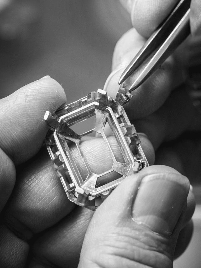 Van Cleef & Arpels’ signature mystery setting.