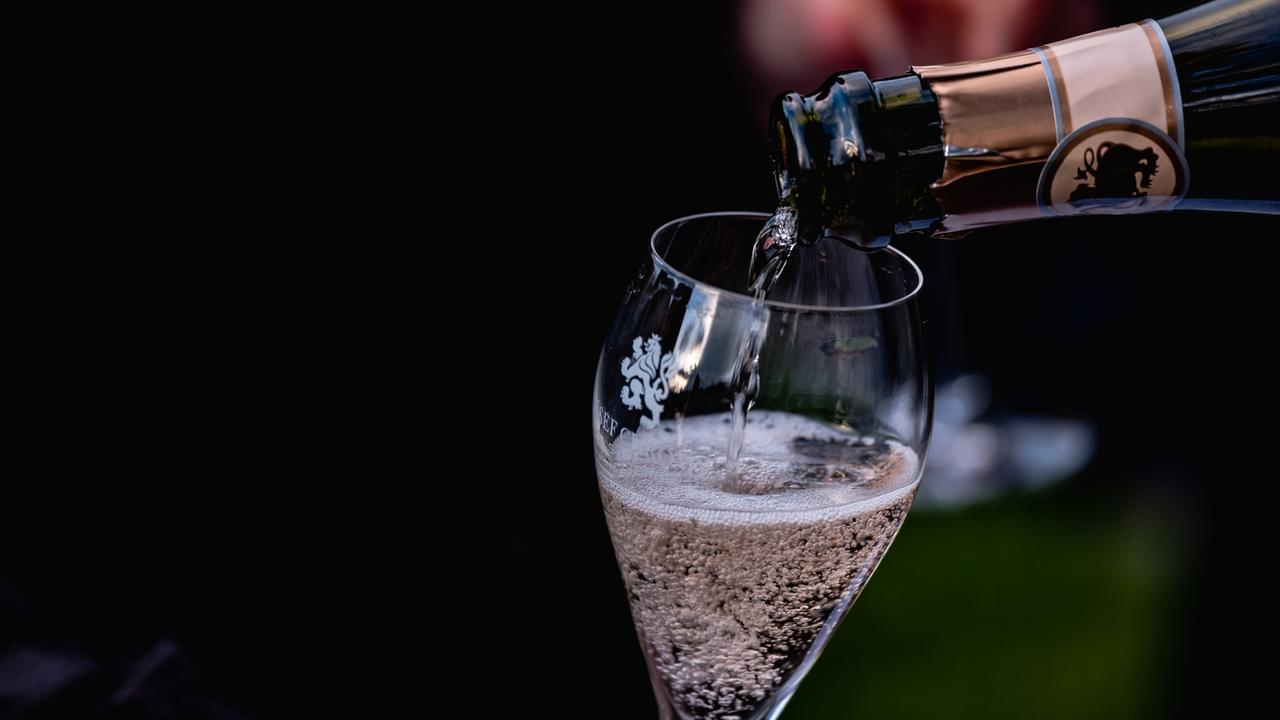 Discover why Tassie sparkling is top of the pops