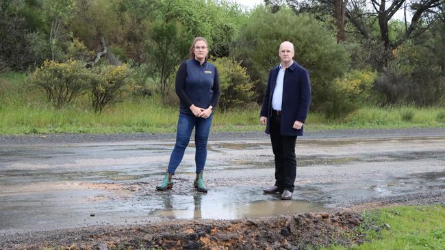 Nationals candidate for Mildura Jade Benham with the shadow minister for roads Danny O'Brien.